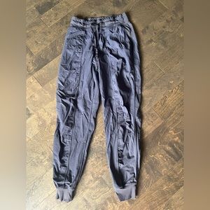 Lululemon dance studio jogger size 4